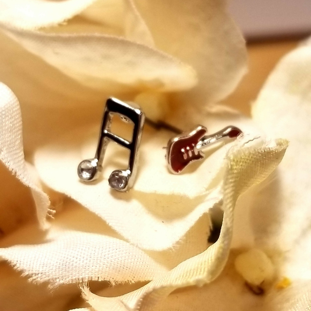 Music guitar earrings bundle - Picture 7 of 10